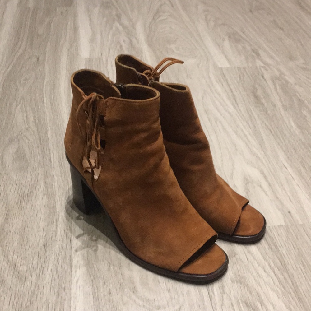 Frye Carmel Suede Size 8 Boot
